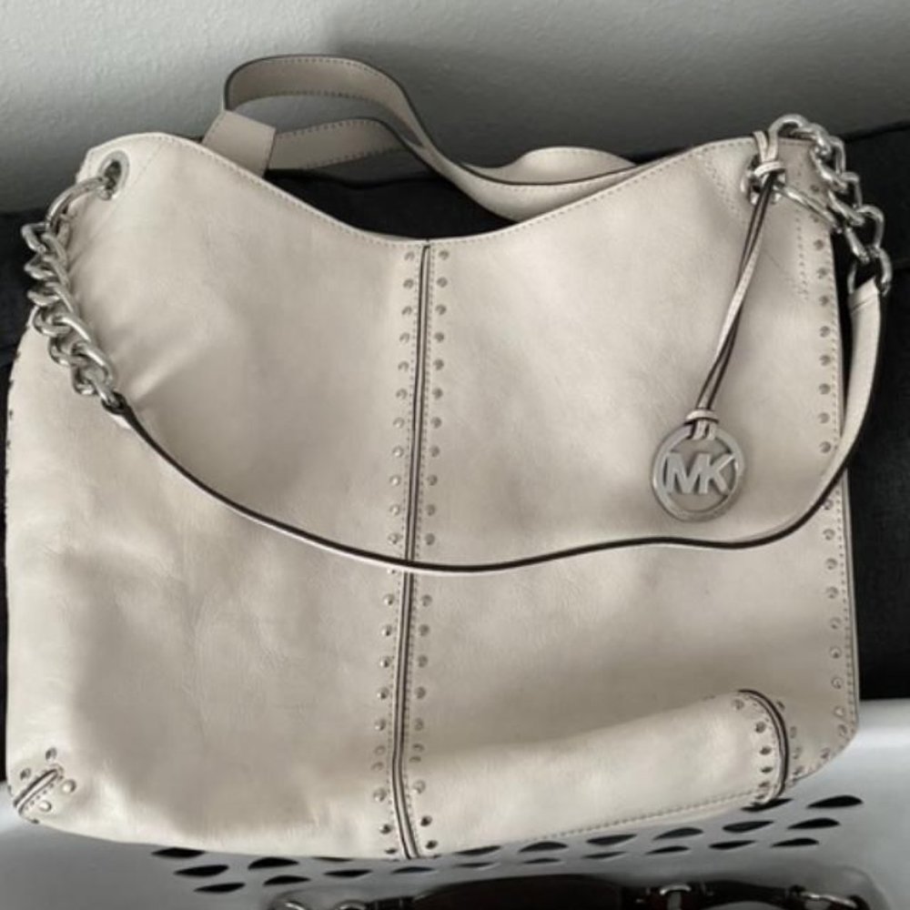 White Michael Kors Shoulder Bag